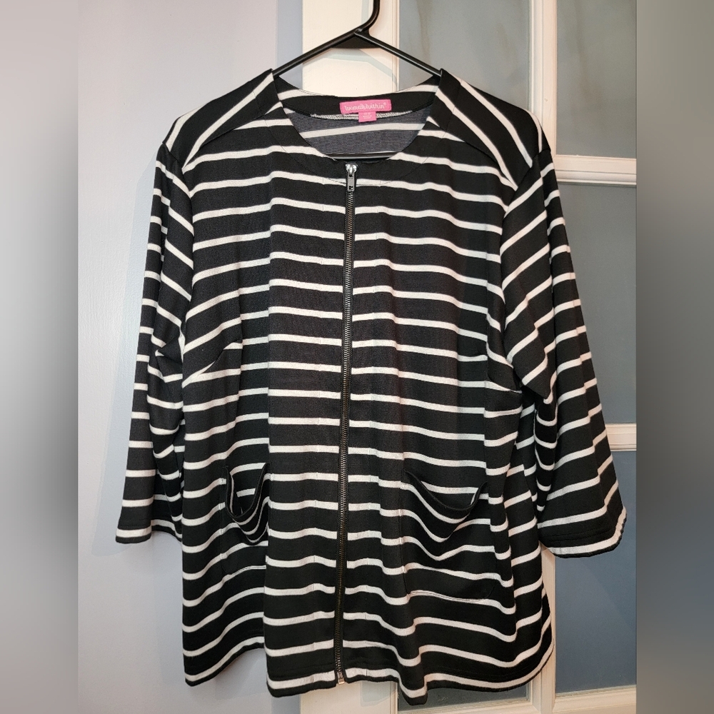Woman Within 18 w Black White Stripe Zippered Jacket Top with Pockets